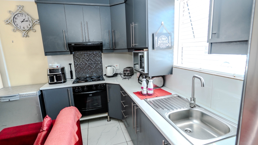 3 Bedroom Property for Sale in Sunset Glen Western Cape